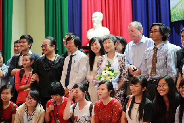 giao lưu về nhạc Trịnh với sinh viên